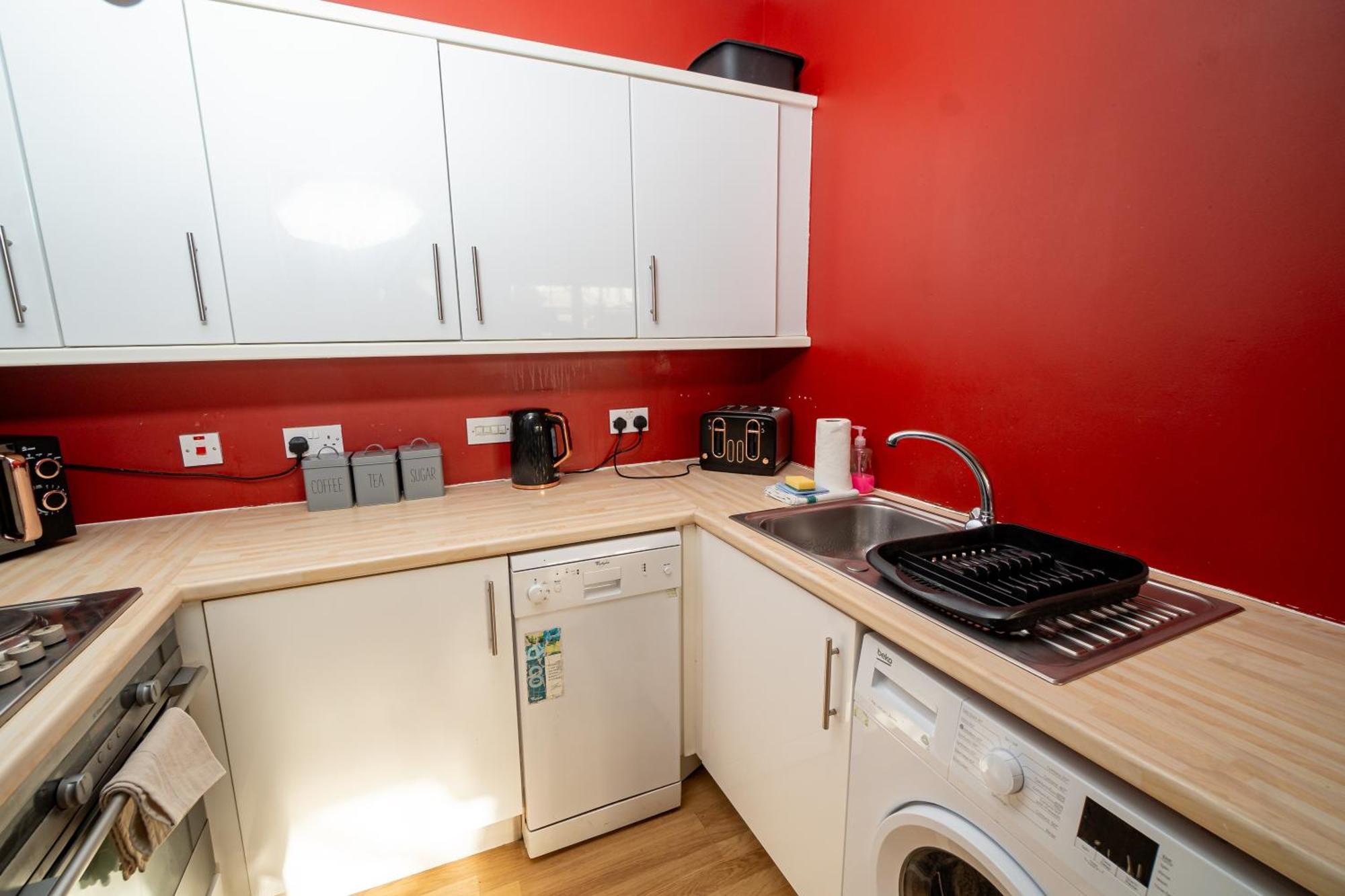 Cozy And Modern 2-Bed Apartment Swansea Buitenkant foto